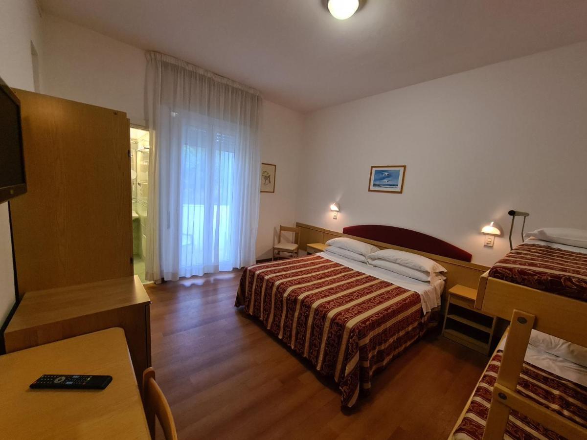 Hotel Angelus Rimini Kültér fotó