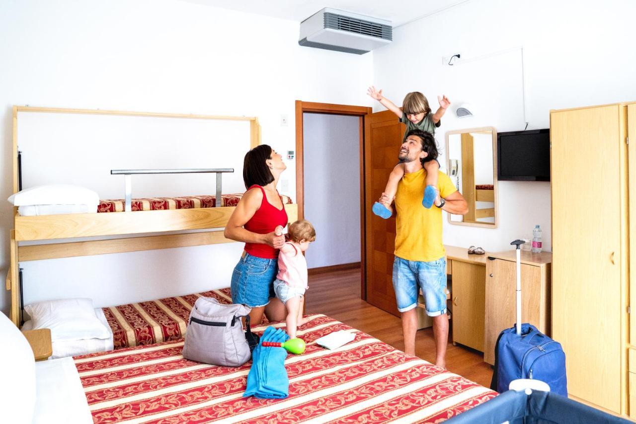 Hotel Angelus Rimini Kültér fotó
