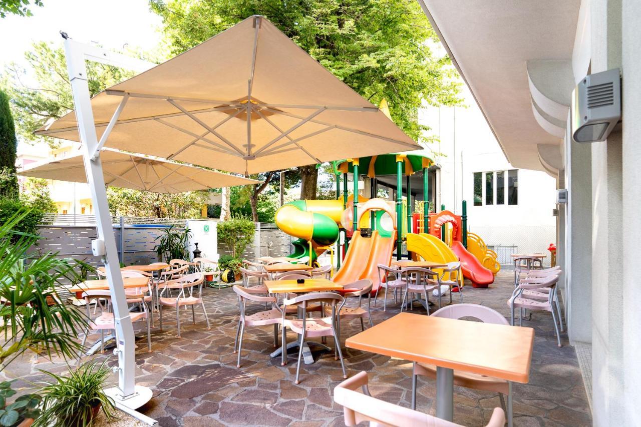 Hotel Angelus Rimini Kültér fotó