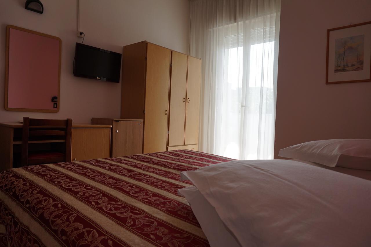 Hotel Angelus Rimini Kültér fotó