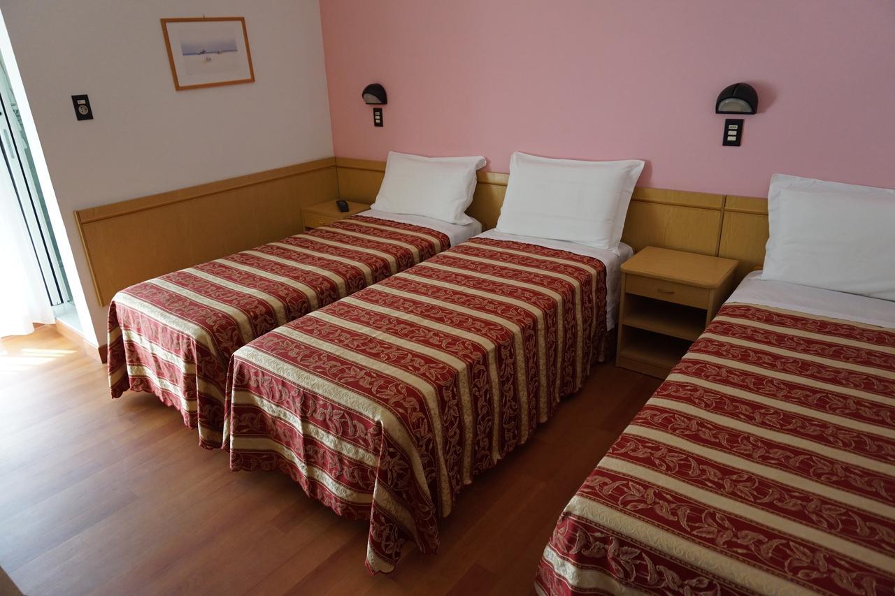 Hotel Angelus Rimini Kültér fotó