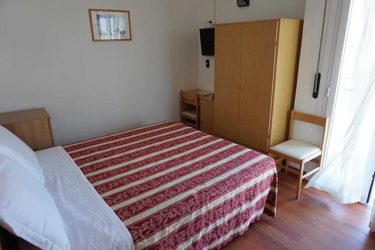 Hotel Angelus Rimini Kültér fotó