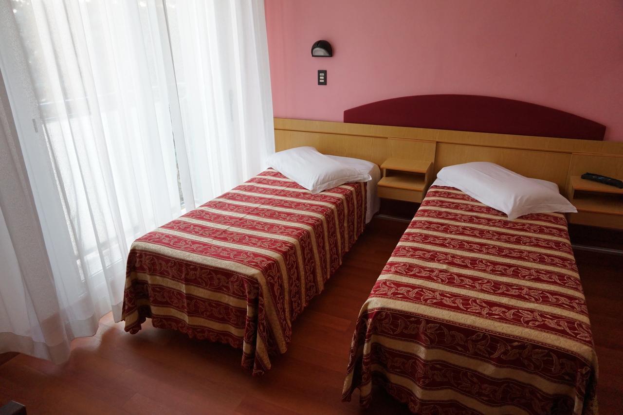 Hotel Angelus Rimini Kültér fotó