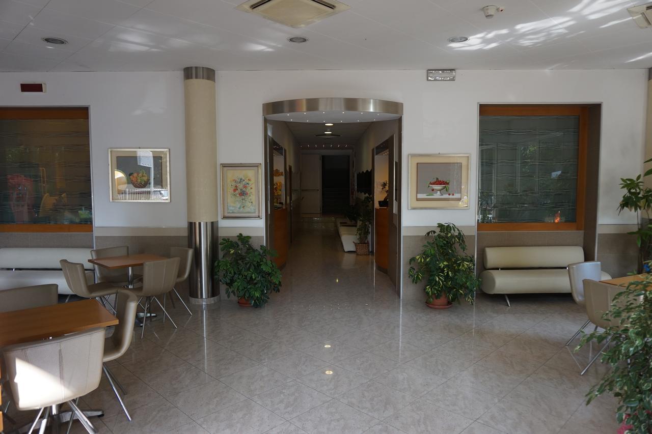 Hotel Angelus Rimini Kültér fotó