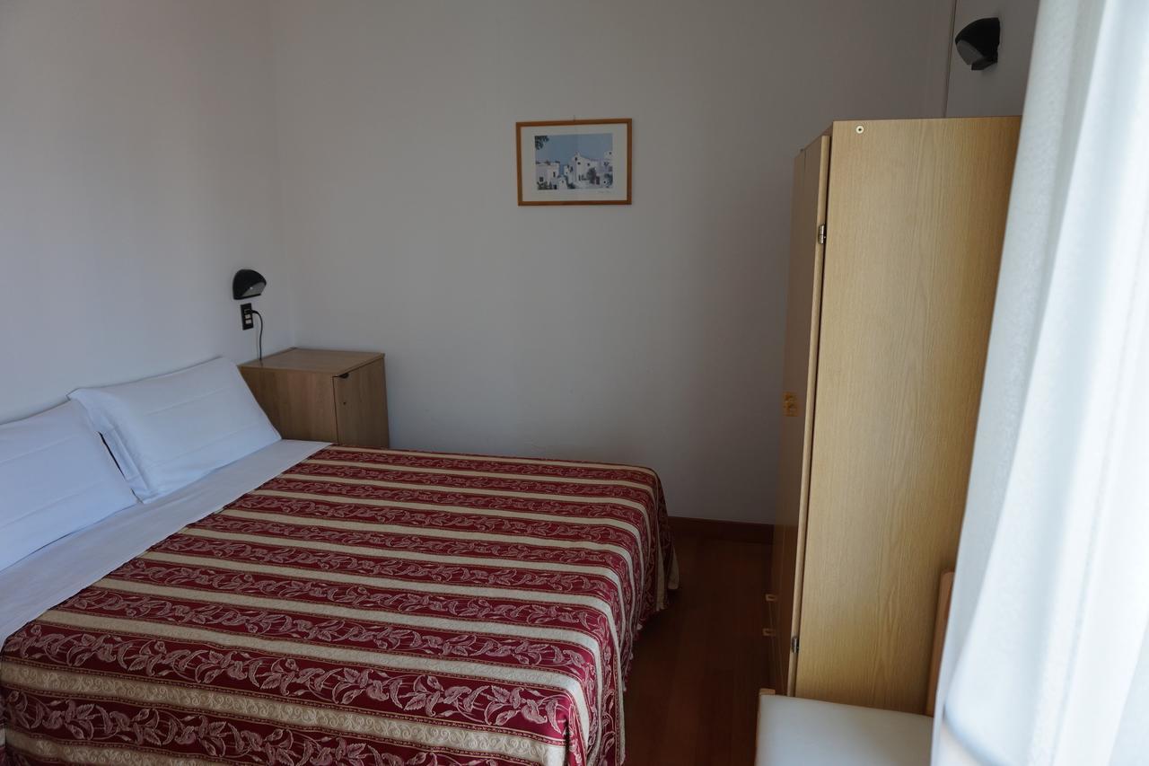 Hotel Angelus Rimini Kültér fotó
