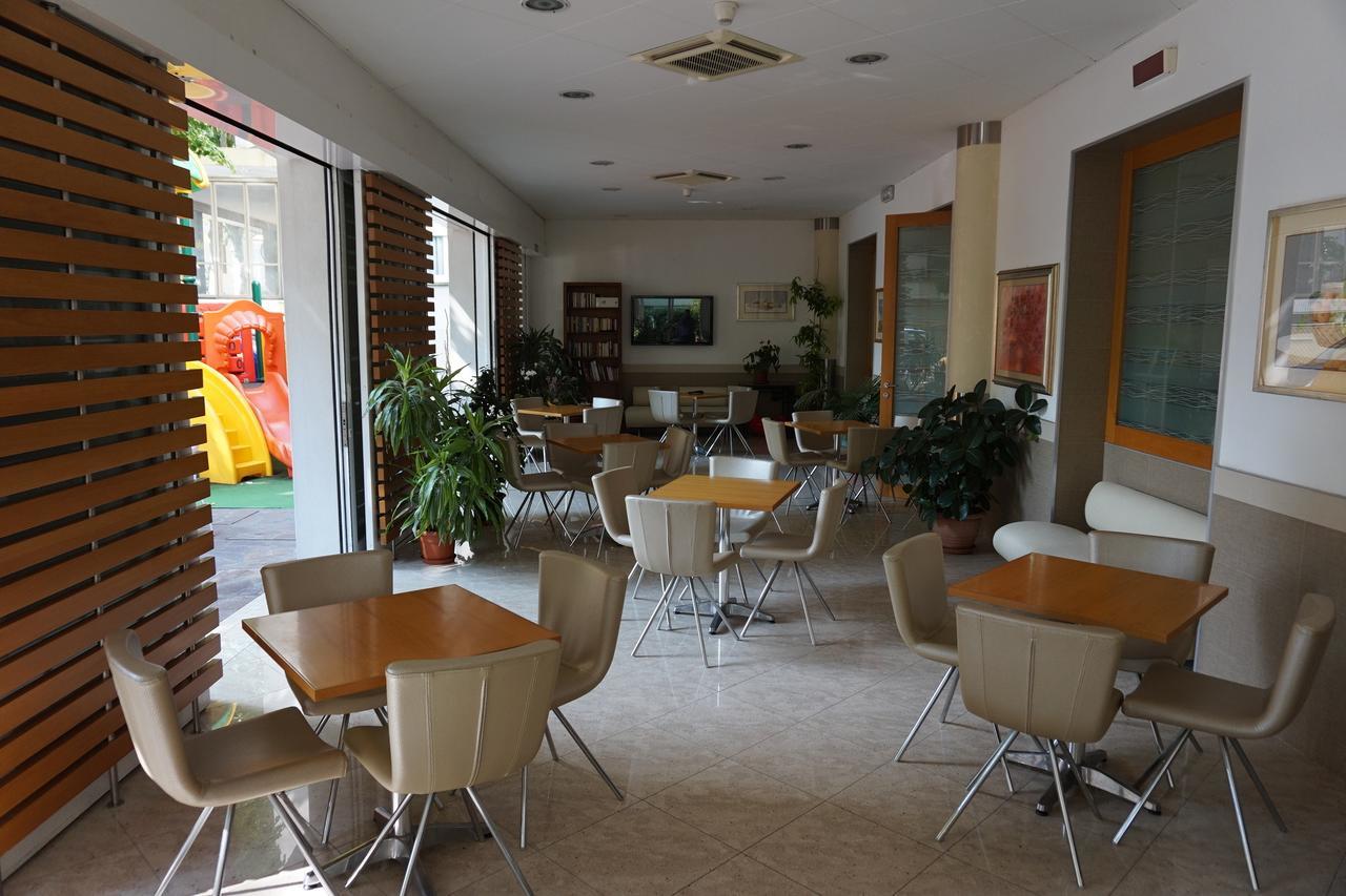 Hotel Angelus Rimini Kültér fotó