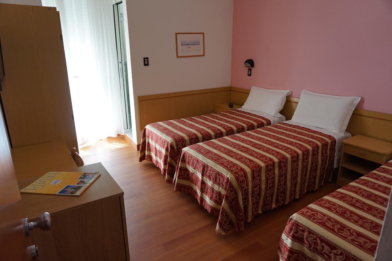 Hotel Angelus Rimini Kültér fotó
