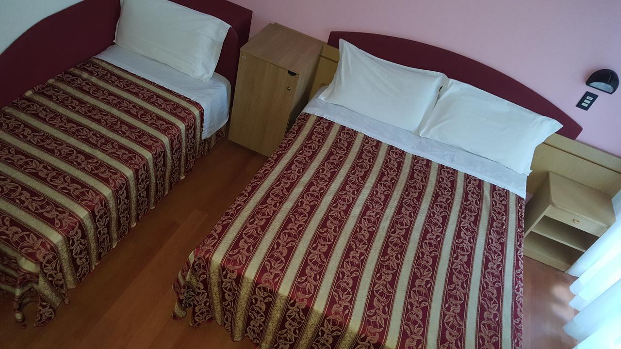 Hotel Angelus Rimini Kültér fotó