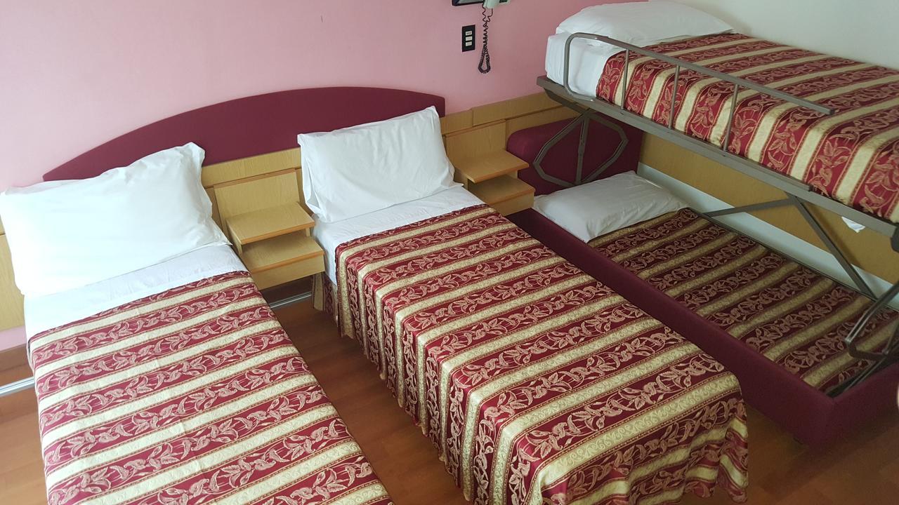 Hotel Angelus Rimini Kültér fotó